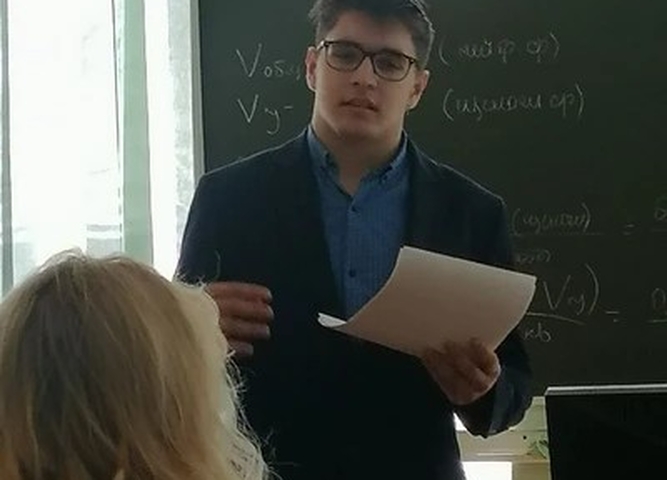 Юный айтишник из технопарка «Кванториум Сибирь» создал интерактивный справочник по физике