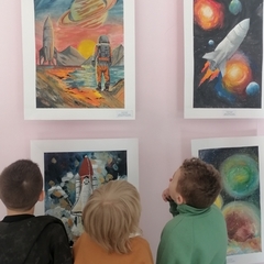 Юные художники Усолья-Сибирского представляют свои космические мечты