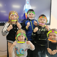 Инженерные каникулы «Под светом звёзд» проходят в детском технопарке «Кванториум Сибирь»